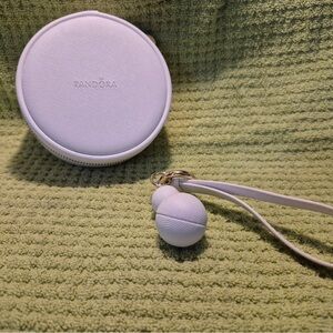 Pandora White Round Travel Jewelry Case w/ Wristlet Strap Gold Zip EUC